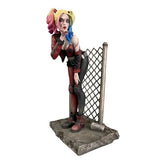 (PREORDER) 8" DC Comics Gallery - DCeased Harley Quinn Figure Statue Diorama Diamond Select Toys